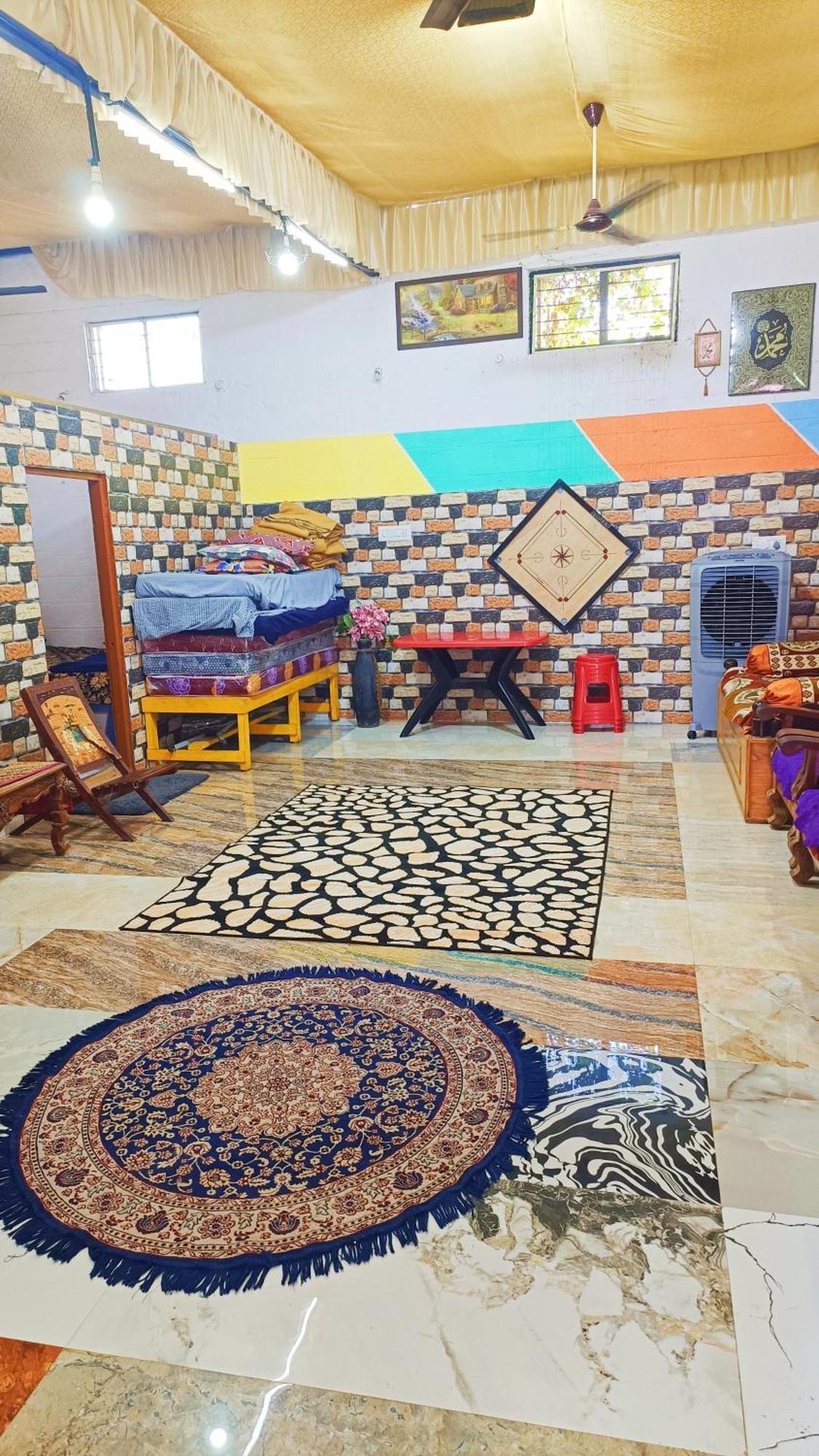 Sahara Family Homestay 마이소르 외부 사진