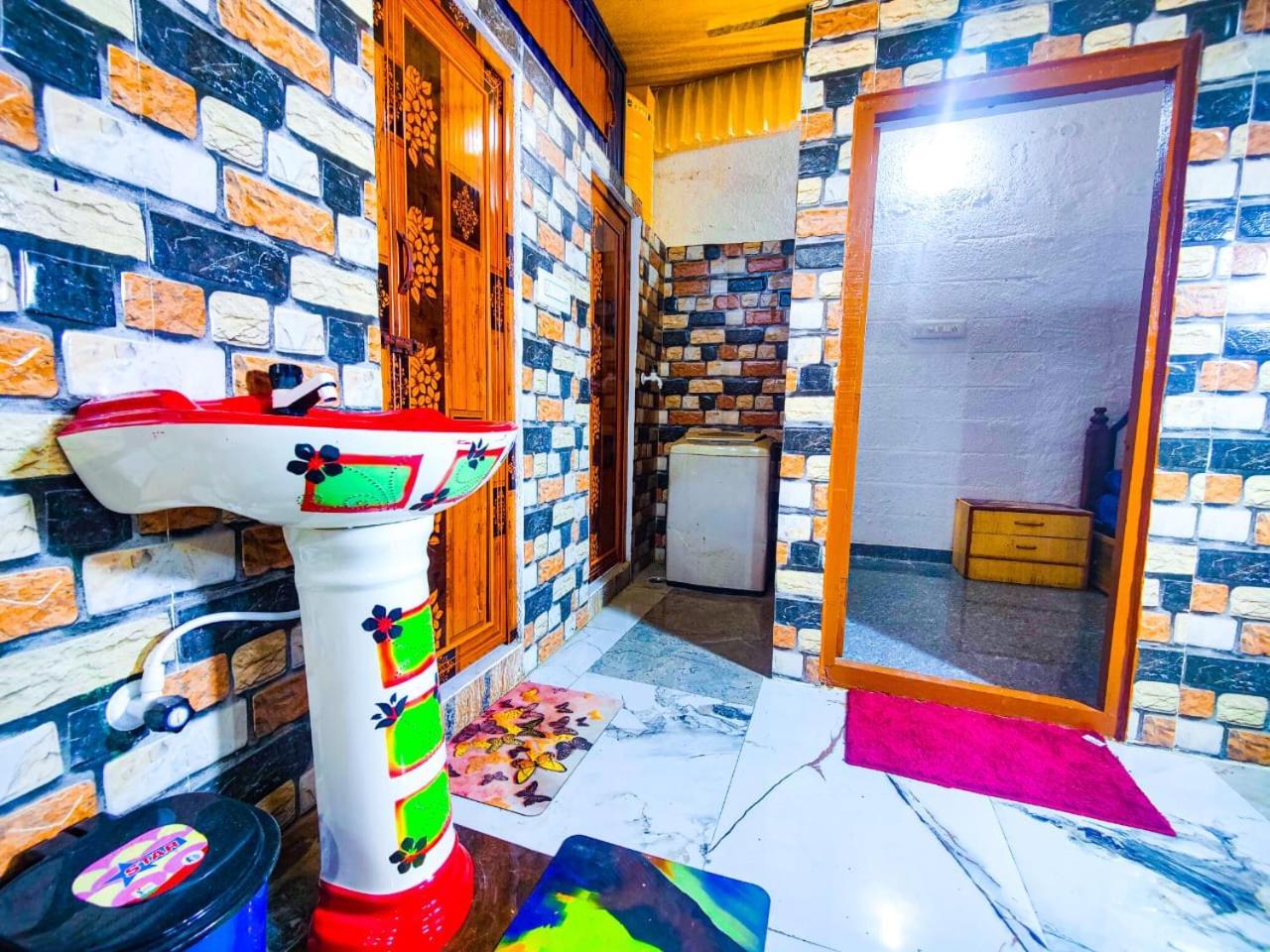 Sahara Family Homestay 마이소르 외부 사진